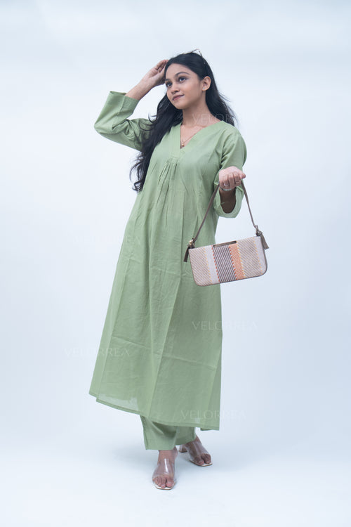 Velorrea Raaya V-neck pista green set