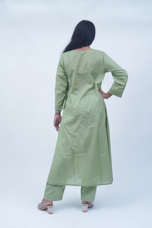 Velorrea Raaya V-neck pista green set